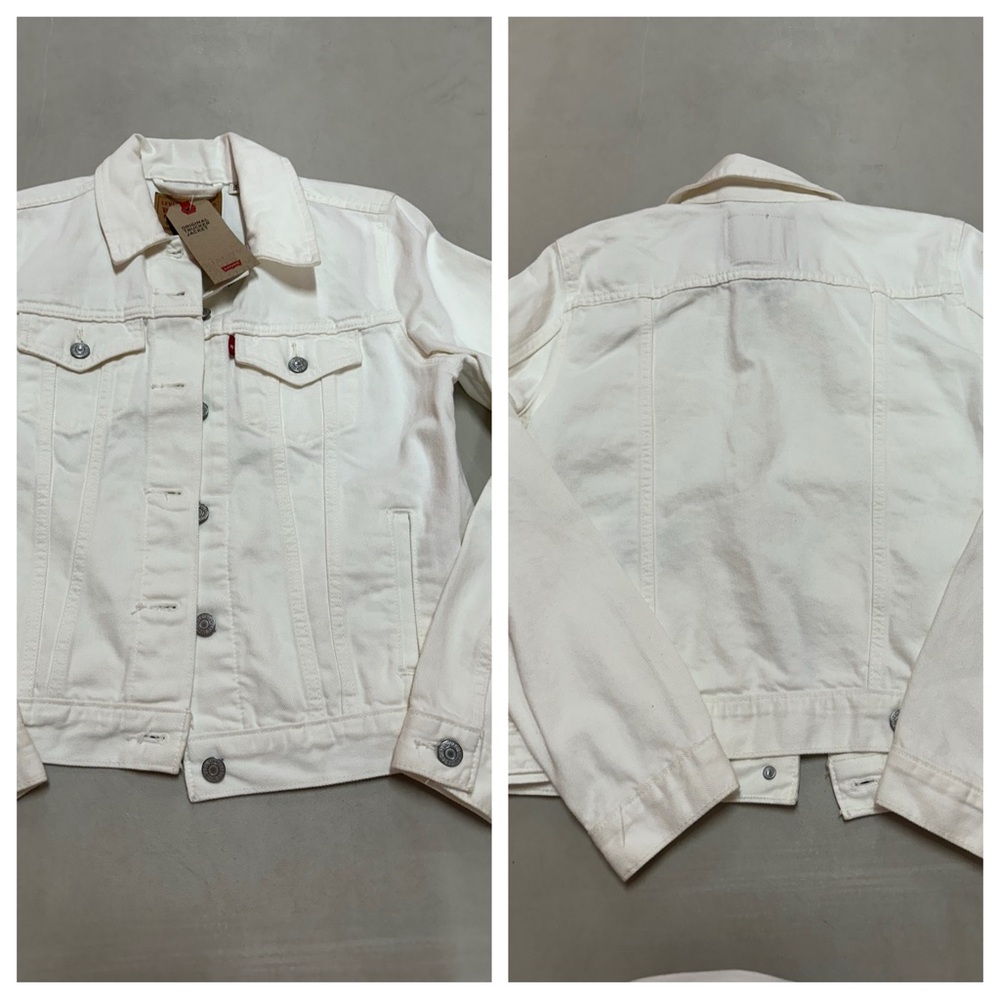 NWT Levi’s original trucker jacket size M
100% cotton
B326